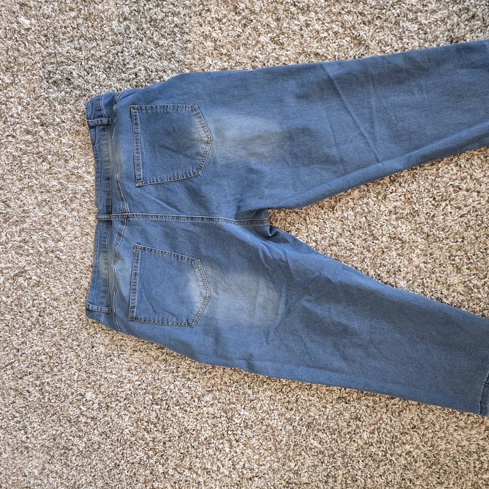 SHEIN Blue Relaxed Jeans with Natural Fading